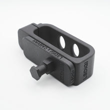Load image into Gallery viewer, Hyperjuice to Superclamp Adapter Plate
