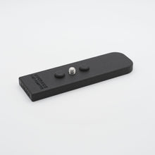 Load image into Gallery viewer, Hyperjuice to Ulanzi iPad Adapter Plate
